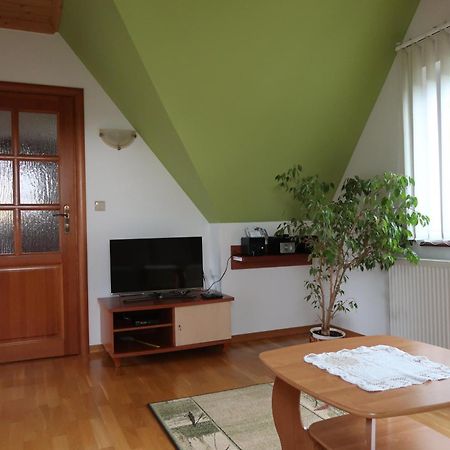 Apartamenty- Mieszkania Wakacyjne Чарна-Гура Экстерьер фото